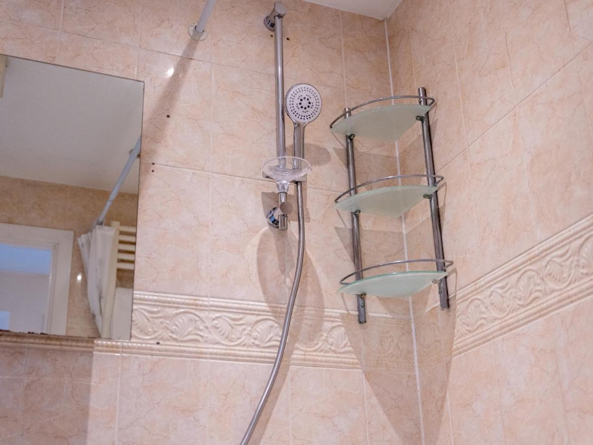 Luxury 2 Bed Apartment - Near Heathrow, Legoland, Windsor Slough Eksteriør billede