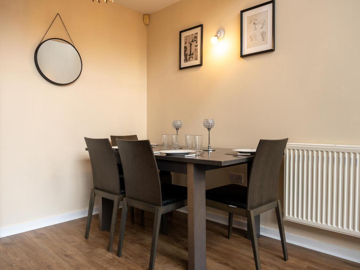 Luxury 2 Bed Apartment - Near Heathrow, Legoland, Windsor Slough Eksteriør billede