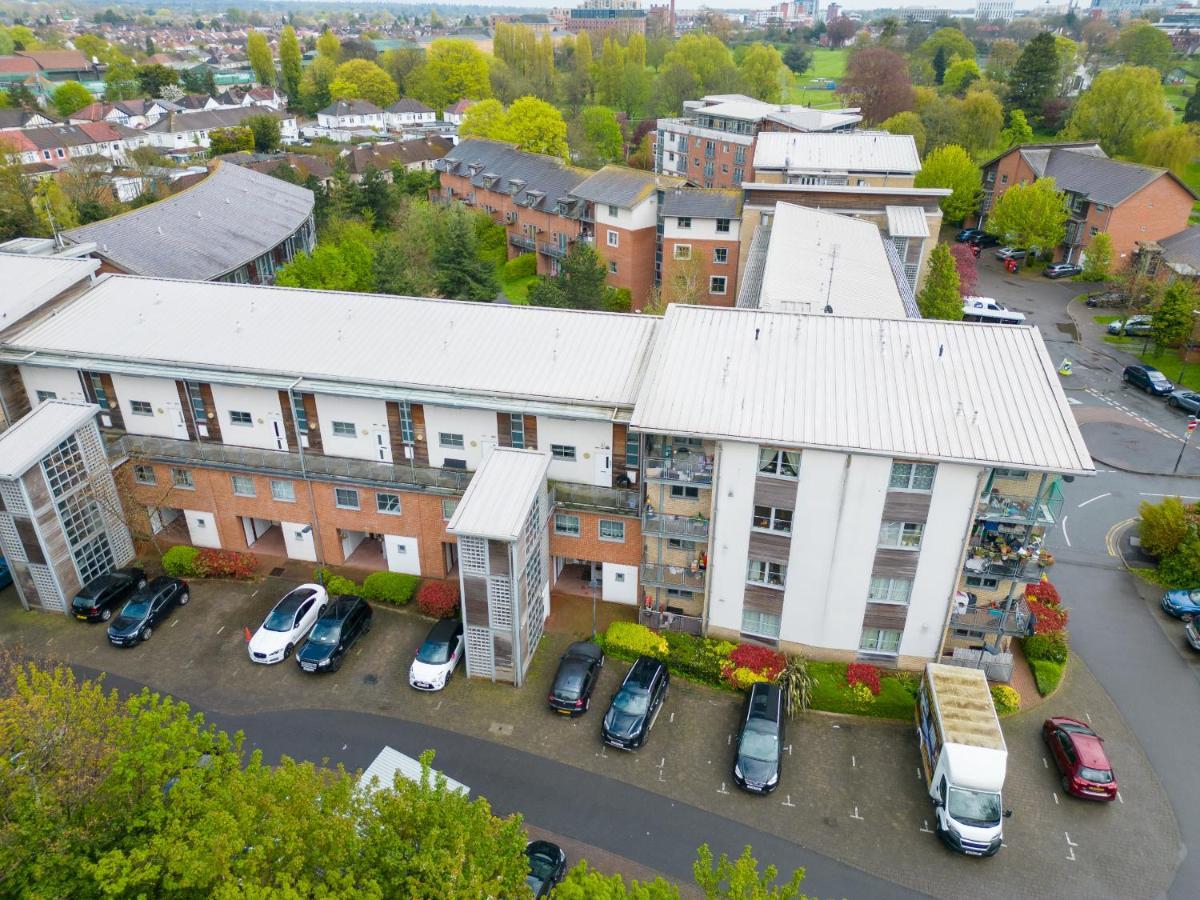 Luxury 2 Bed Apartment - Near Heathrow, Legoland, Windsor Slough Eksteriør billede