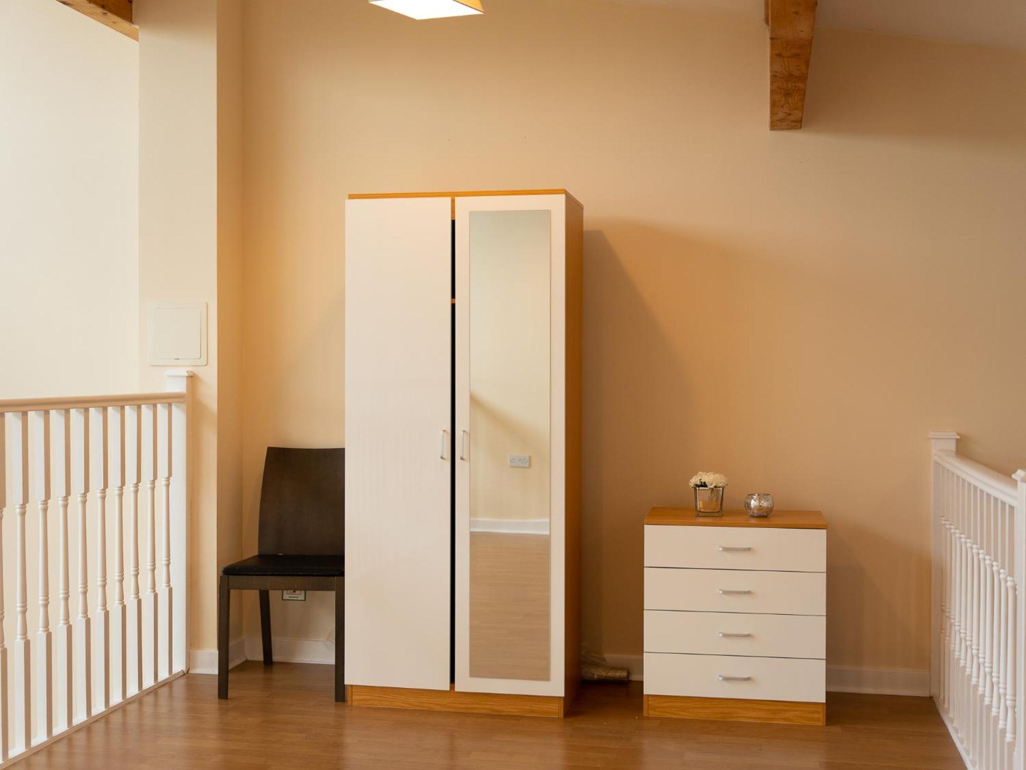 Luxury 2 Bed Apartment - Near Heathrow, Legoland, Windsor Slough Eksteriør billede