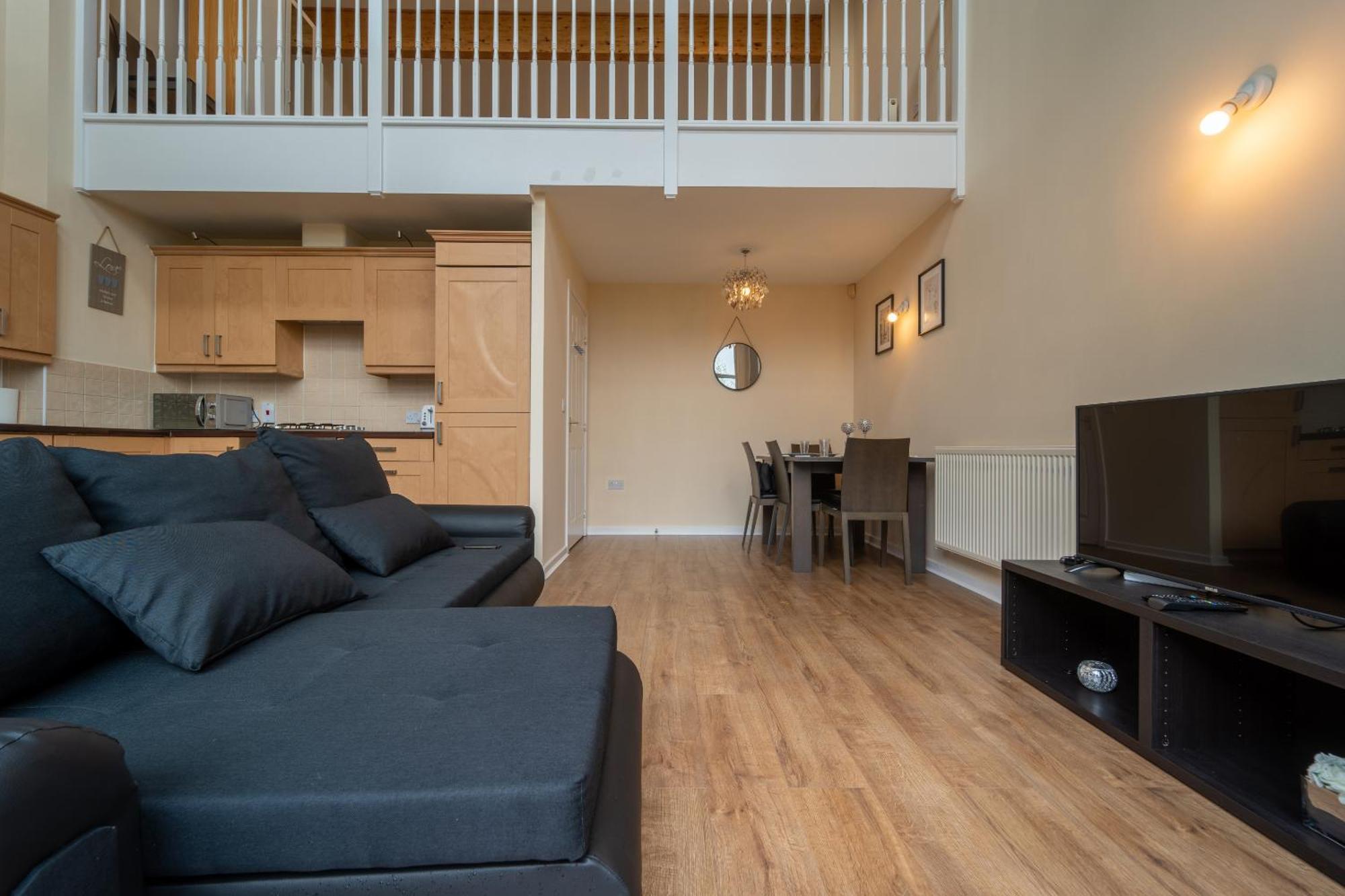 Luxury 2 Bed Apartment - Near Heathrow, Legoland, Windsor Slough Eksteriør billede