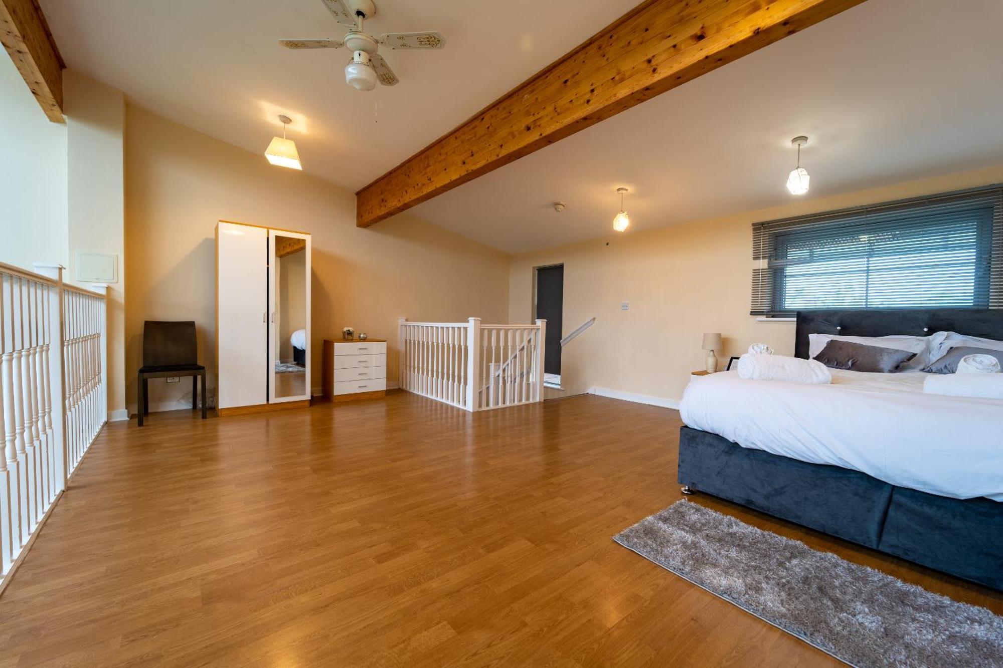 Luxury 2 Bed Apartment - Near Heathrow, Legoland, Windsor Slough Eksteriør billede
